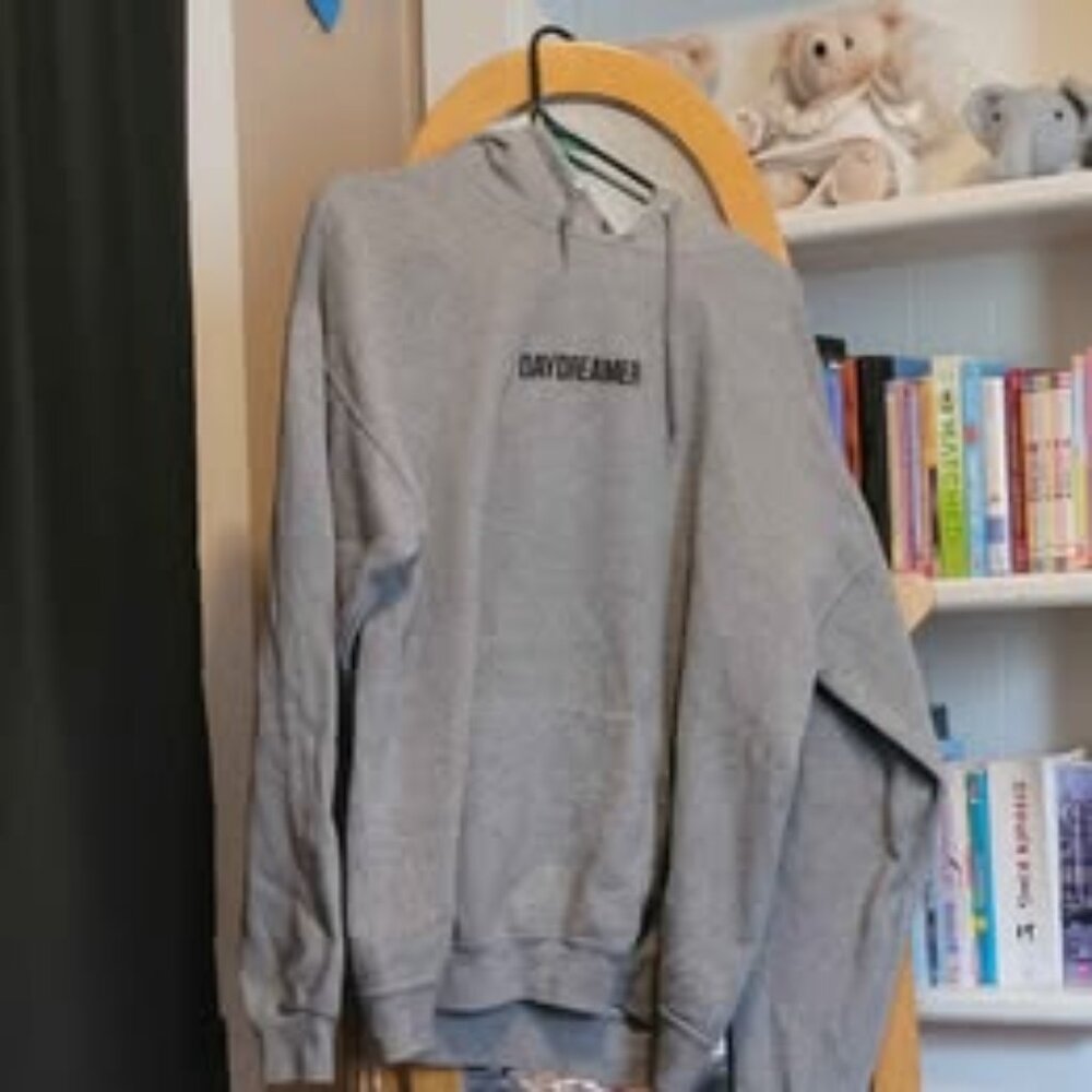 Supply company *DAYDREAMER* hoodie.